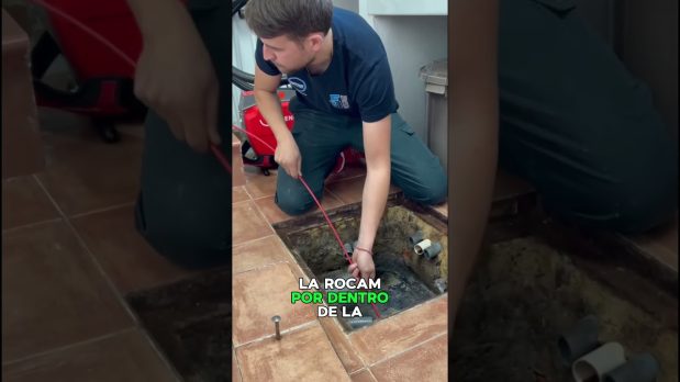 Mantenimiento de arquetas de aguas residuales en viviendas en Las Palmas