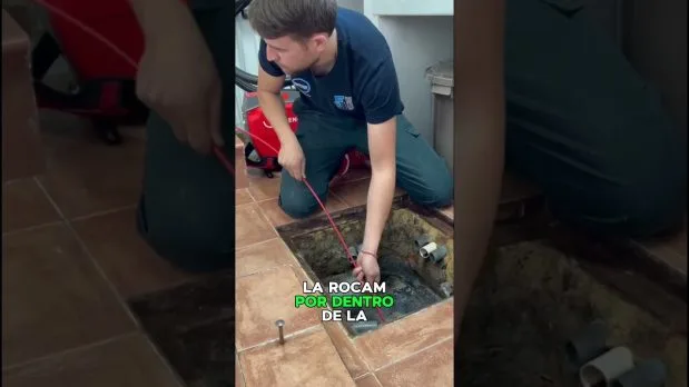 Mantenimiento de arquetas de aguas residuales en viviendas en Las Palmas