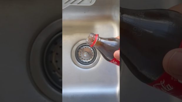 Mantenimiento mensual del sifón de cocina sin químicos en Las Palmas